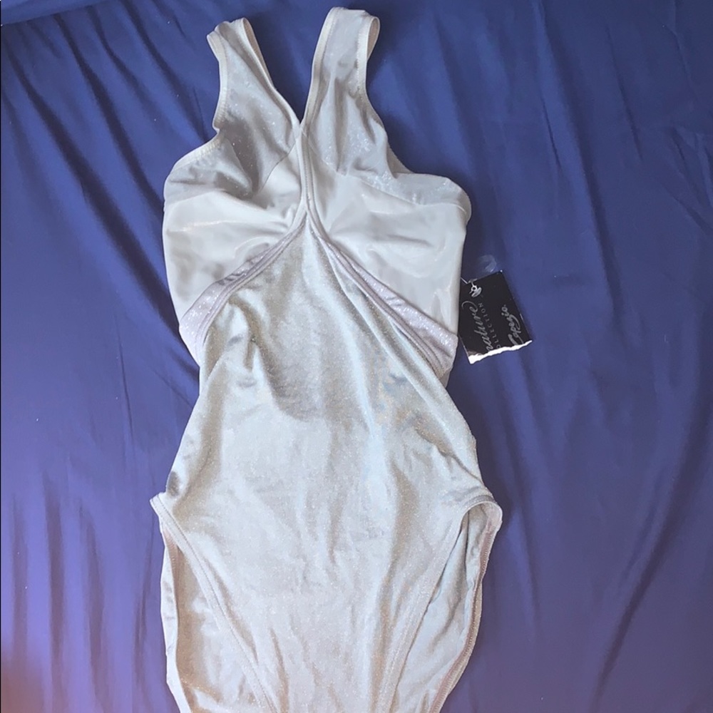 FLASH SALE New with tags Capezio Leo!